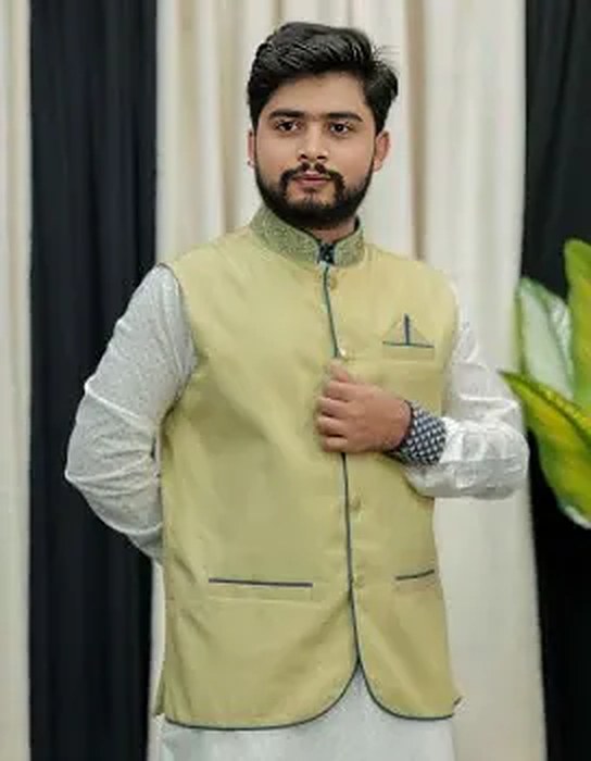 অলিভ গ্রিন কোটি